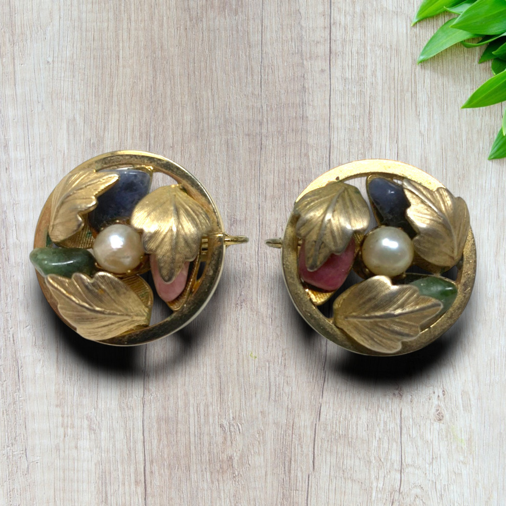 Vintage 1970's Sarah Coventry Button Earrings Natural Stone Botanical Leverback